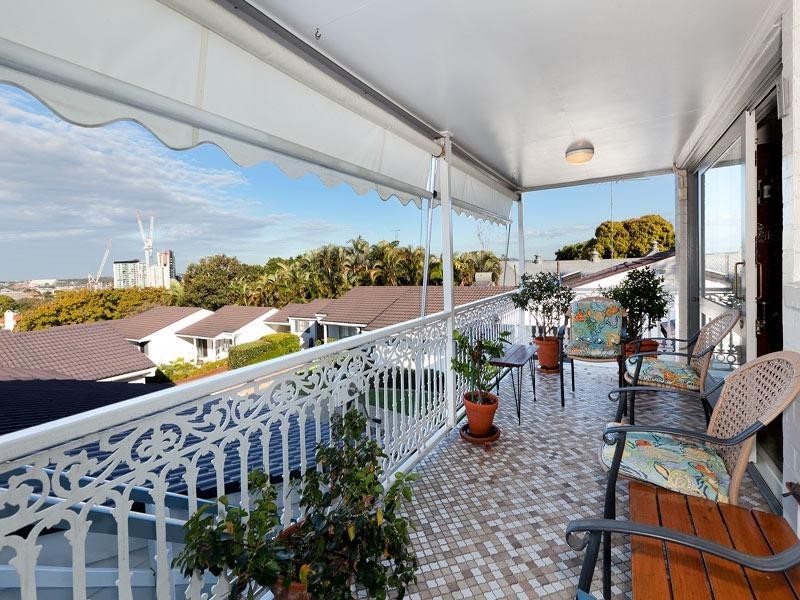 8/15 Killara Avenue, Hamilton QLD 4007