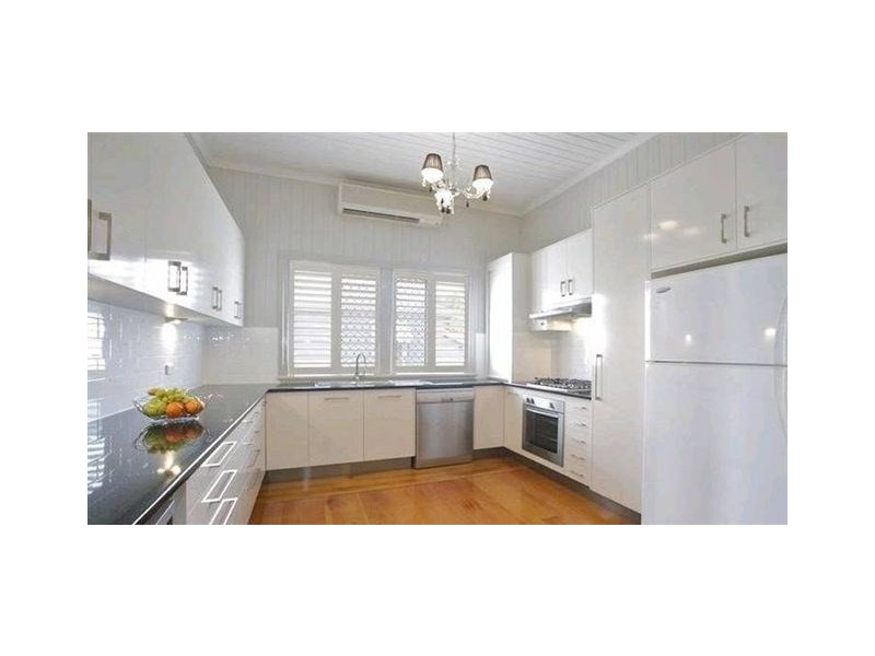 12 Cambridge Street, Nundah QLD 4012