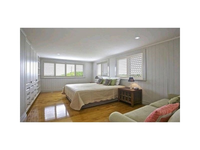 12 Cambridge Street, Nundah QLD 4012