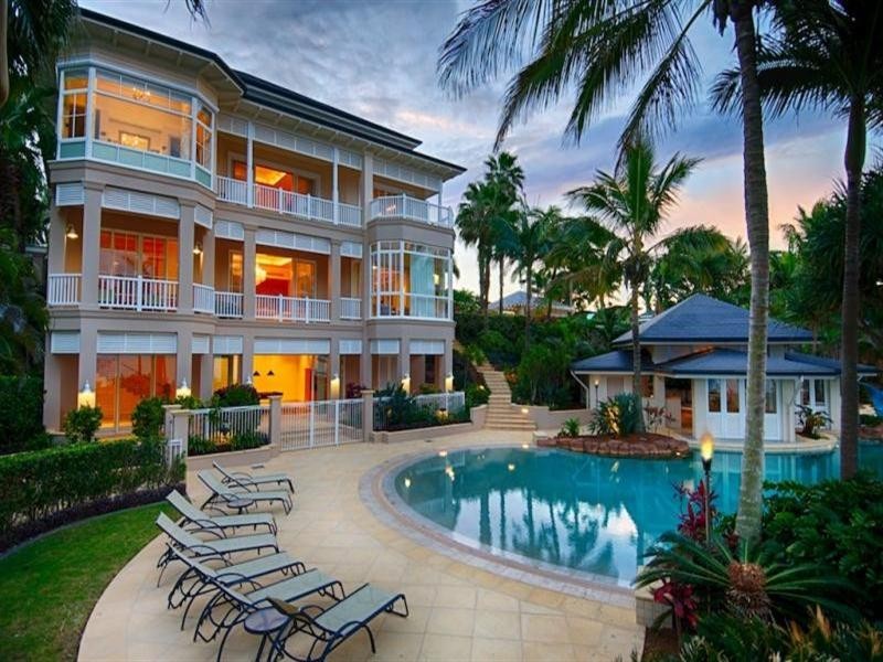 118 Prince Edward Parade, Scarborough QLD 4020