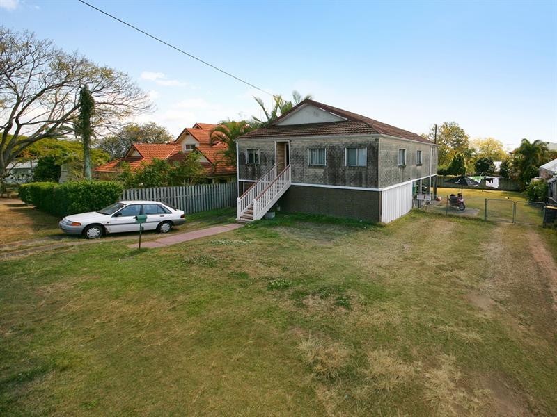 15 Derby Street, Hendra QLD 4011