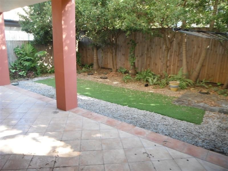 1/60 Dobson, Ascot QLD 4007