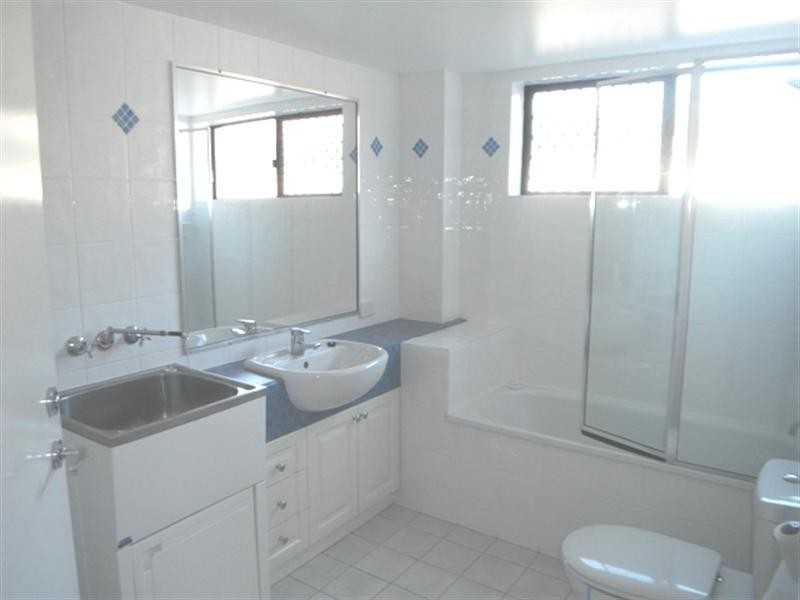 1/60 Dobson, Ascot QLD 4007