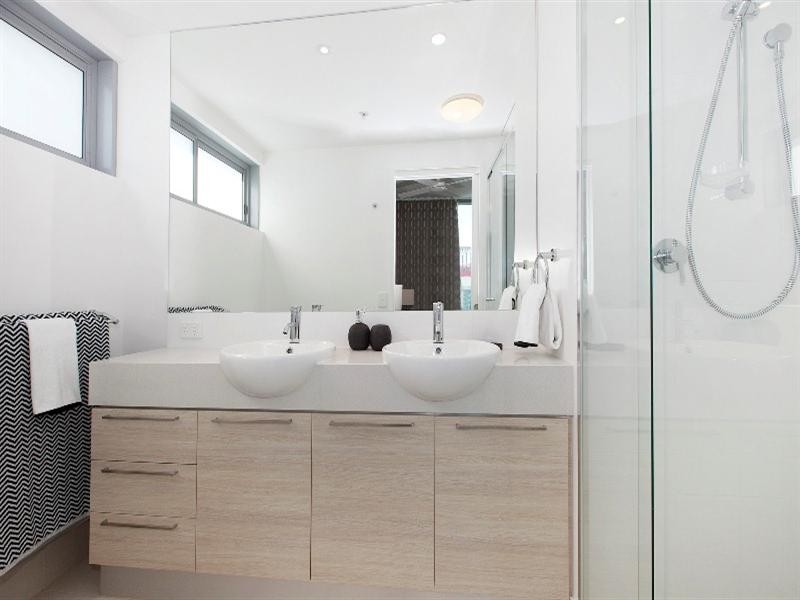 12008/8 Harbour Road, Hamilton QLD 4007