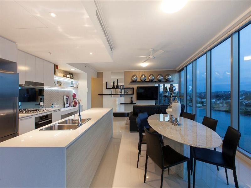 12008/8 Harbour Road, Hamilton QLD 4007