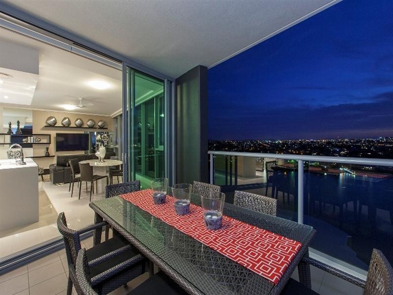 12008/8 Harbour Road, Hamilton QLD 4007