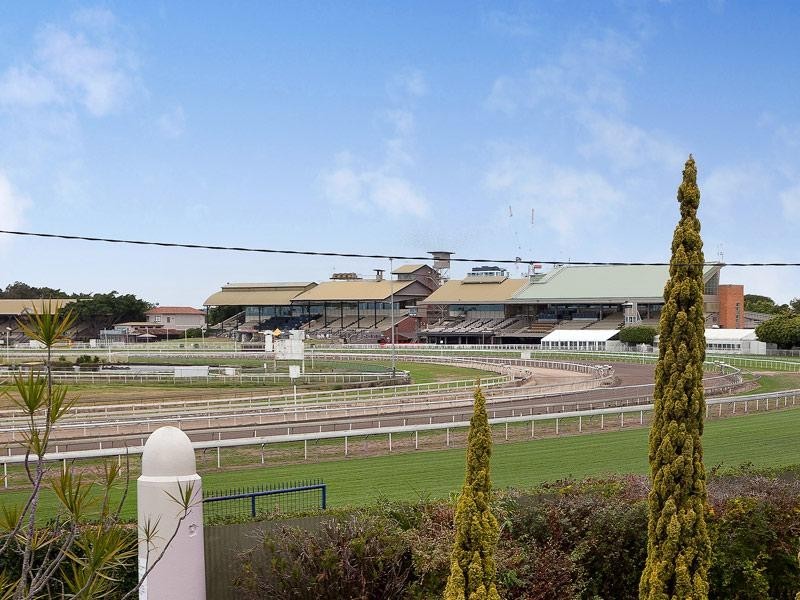 65 Gordon Street, Hendra QLD 4011