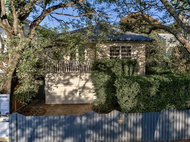 19 Dora Street, Hendra QLD 4011