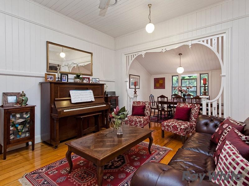 10 Kennedy Street, Windsor QLD 4030