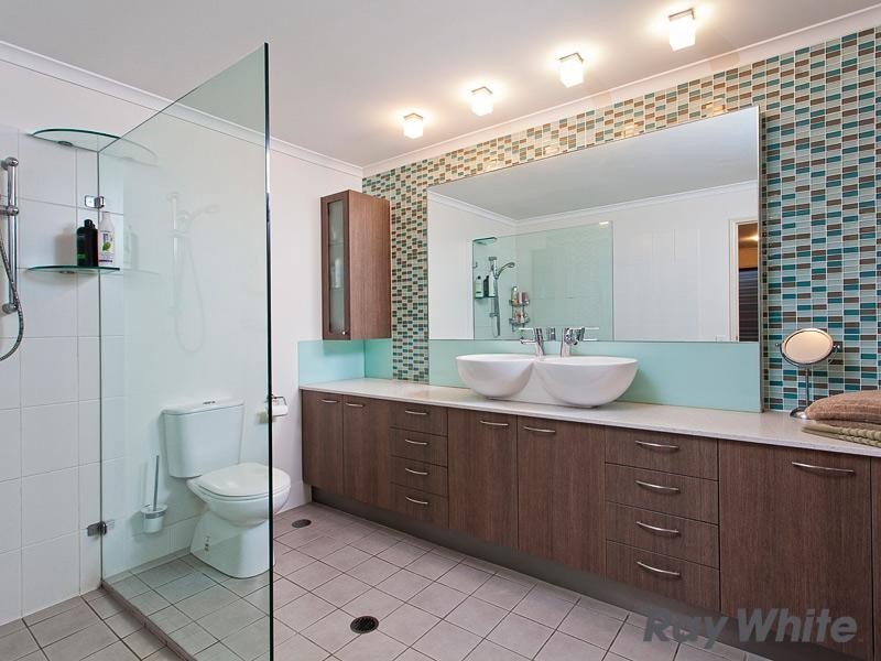 10 Kennedy Street, Windsor QLD 4030