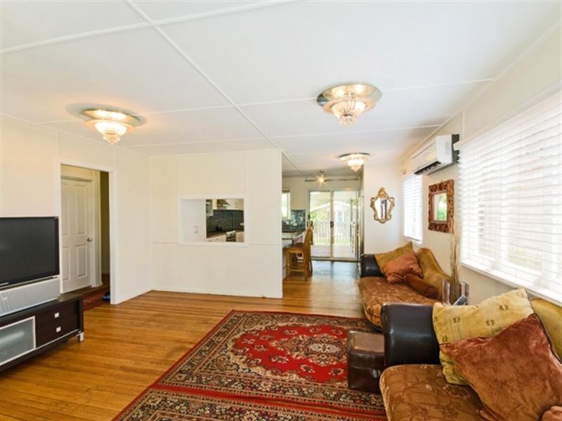 18 Buxton Street, Ascot QLD 4007