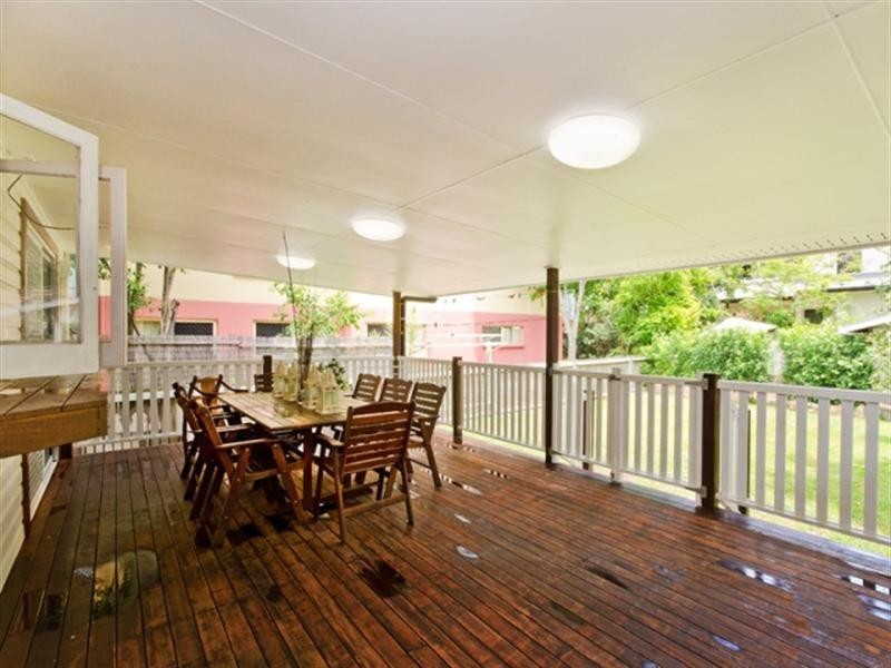 18 Buxton Street, Ascot QLD 4007