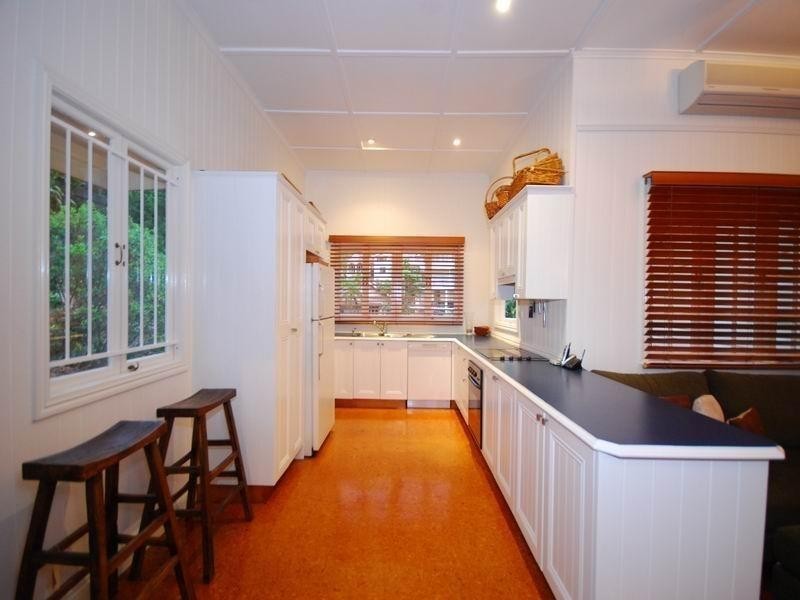 6 Arran Avenue, Hamilton QLD 4007