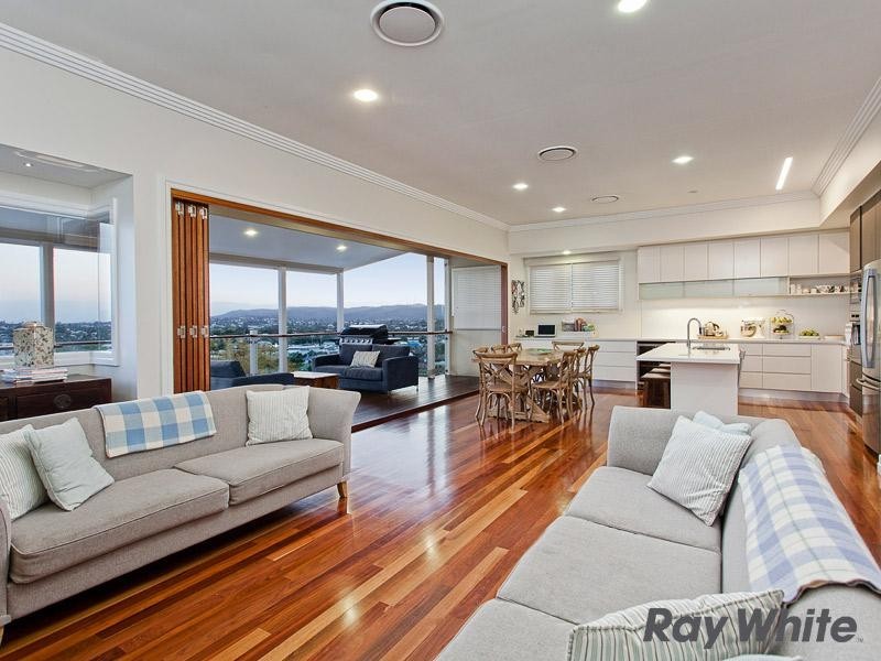 4 Hendon Street, Newmarket QLD 4051