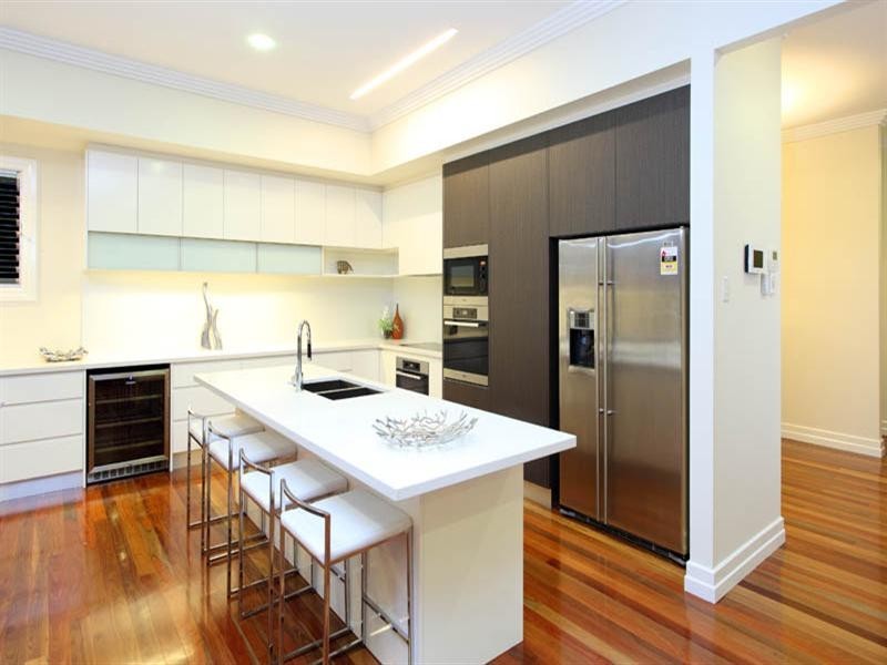 4 Hendon Street, Newmarket QLD 4051