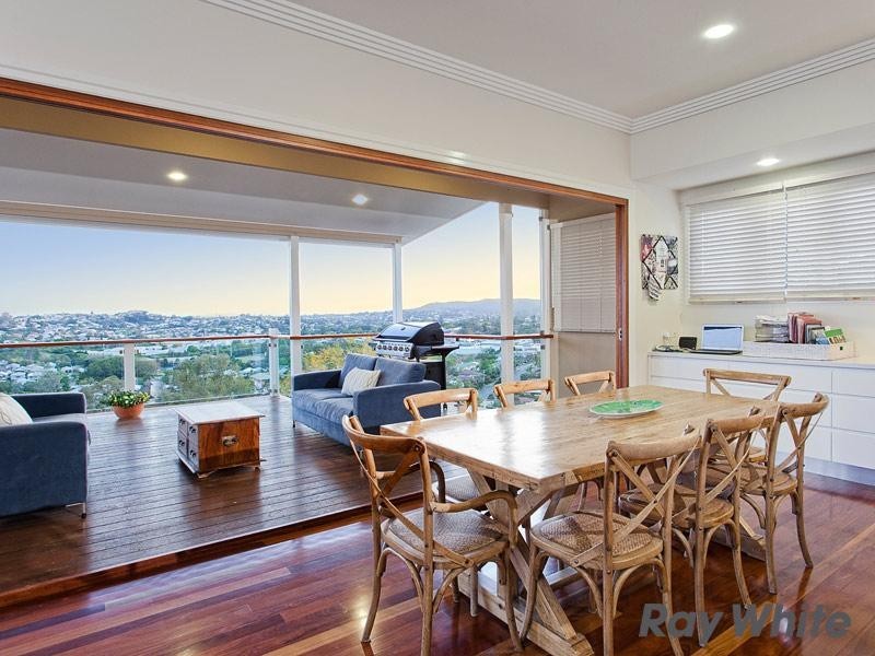 4 Hendon Street, Newmarket QLD 4051