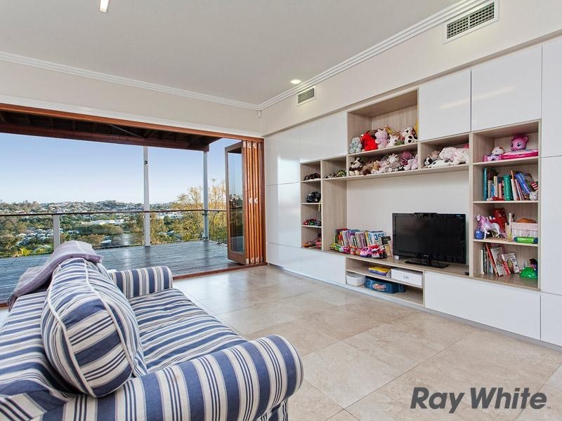 4 Hendon Street, Newmarket QLD 4051