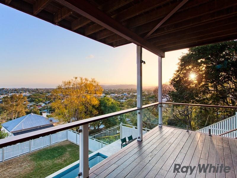 4 Hendon Street, Newmarket QLD 4051