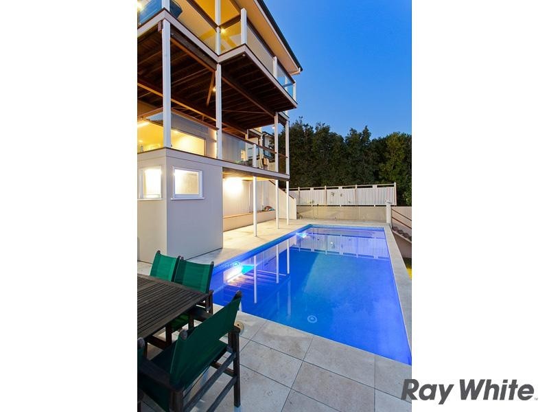 4 Hendon Street, Newmarket QLD 4051