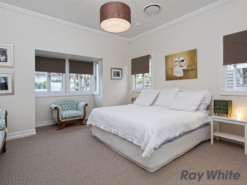 4 Hendon Street, Newmarket QLD 4051