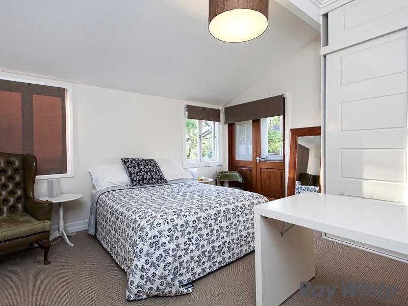 4 Hendon Street, Newmarket QLD 4051