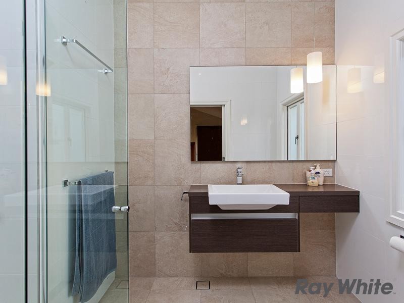 4 Hendon Street, Newmarket QLD 4051