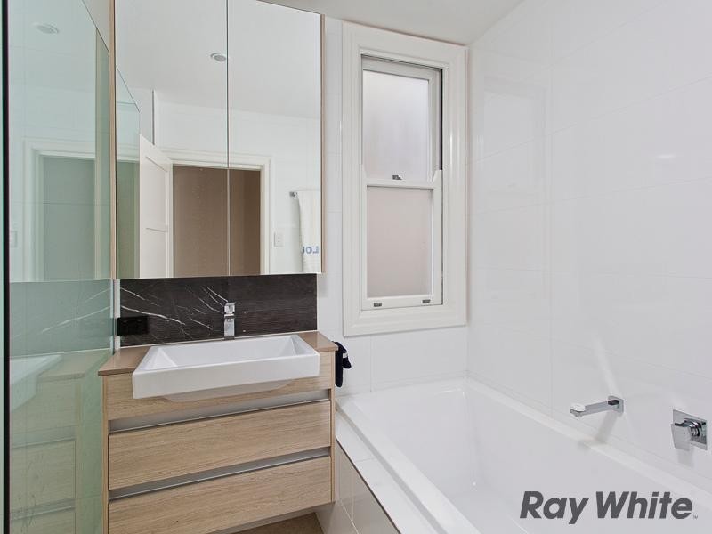 4 Hendon Street, Newmarket QLD 4051