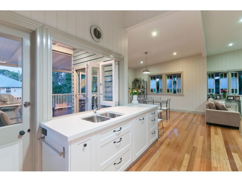 65 Winchester Street, Hamilton QLD 4007