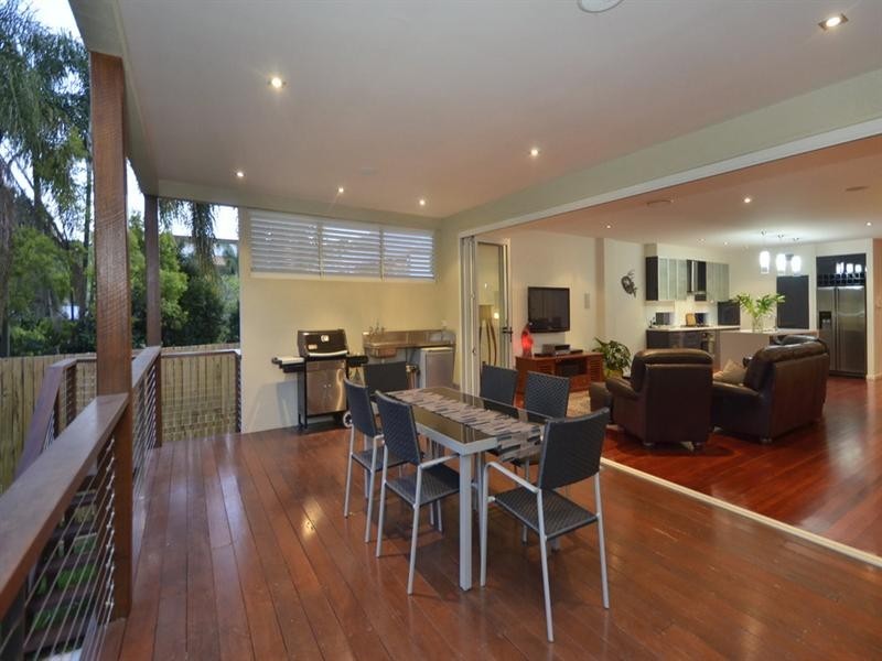 55 Riverton Street, Clayfield QLD 4011