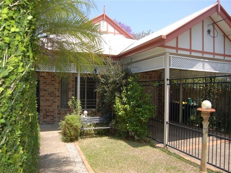 24 Emma Street, Wooloowin QLD 4030