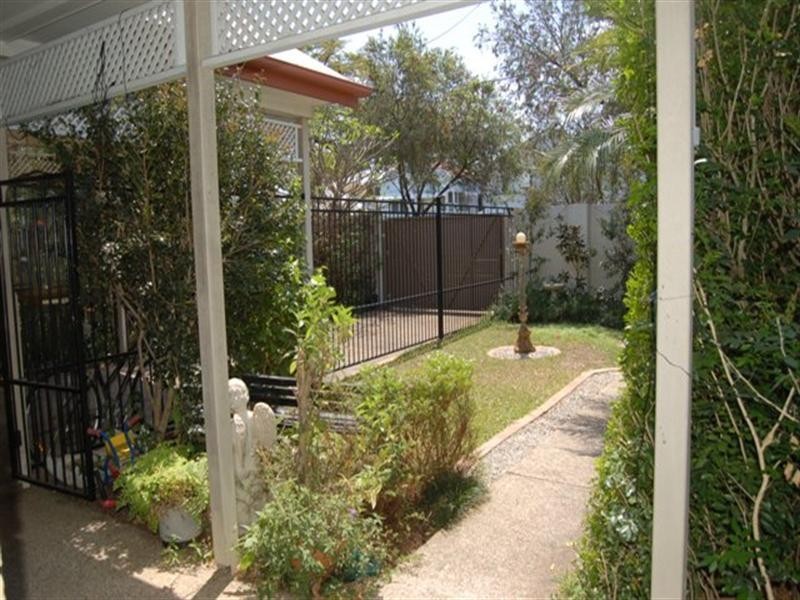 24 Emma Street, Wooloowin QLD 4030