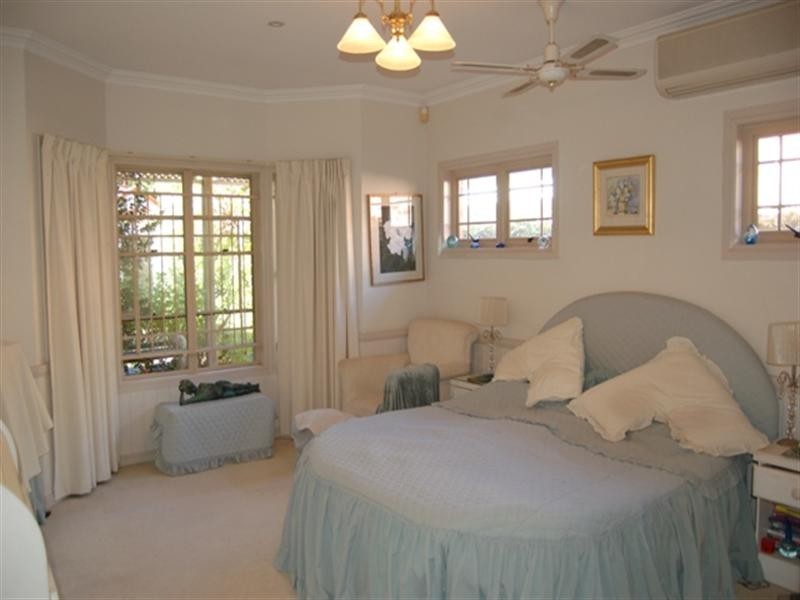 24 Emma Street, Wooloowin QLD 4030