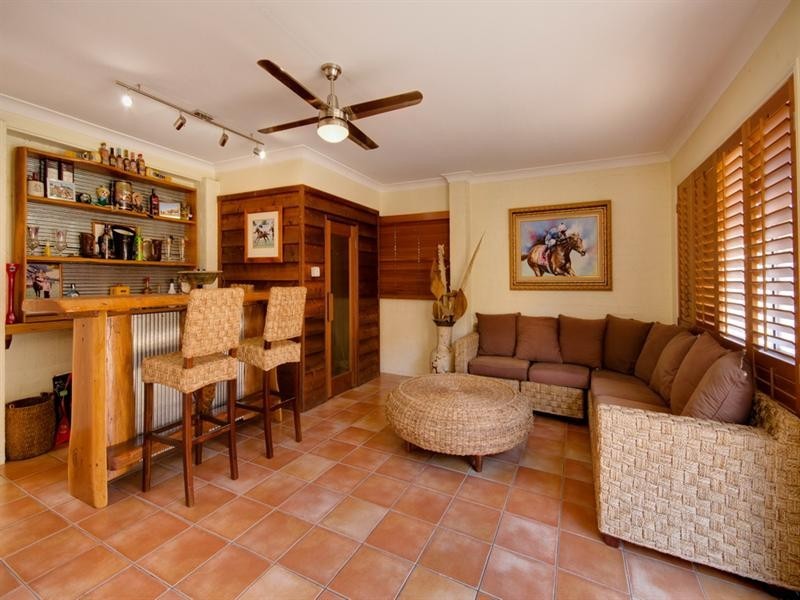 53 College Street, Hamilton QLD 4007