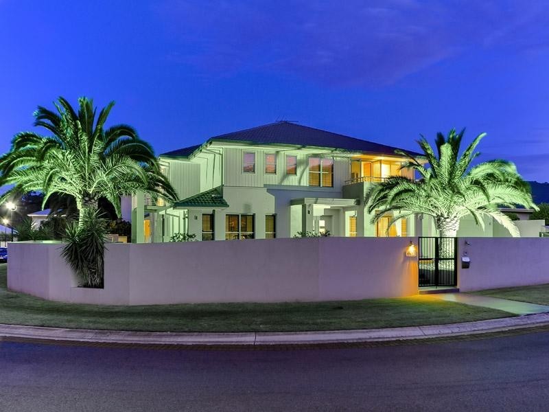 8 Cienna Place, Bridgeman Downs QLD 4035