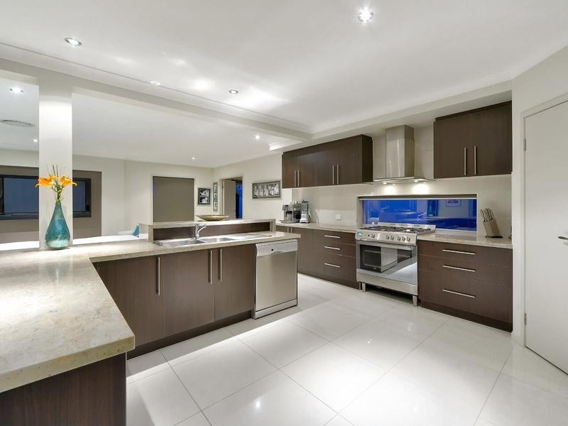 8 Cienna Place, Bridgeman Downs QLD 4035