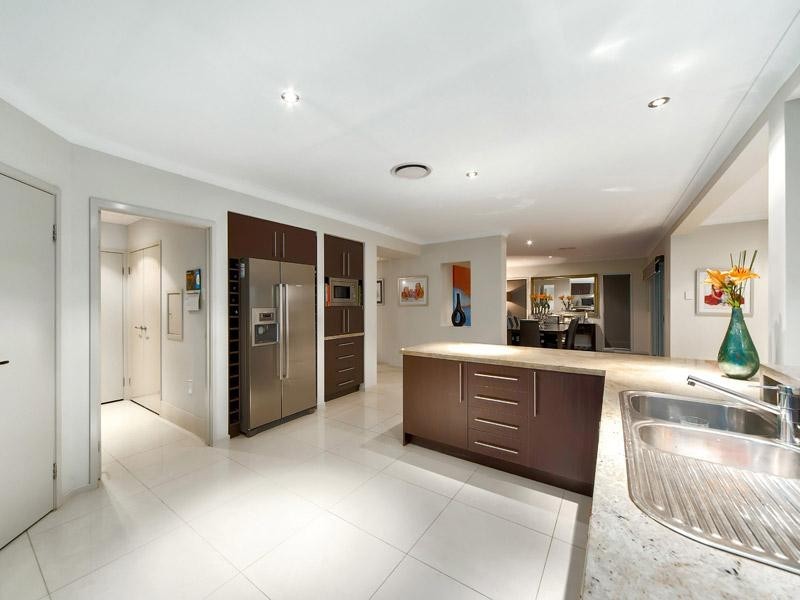 8 Cienna Place, Bridgeman Downs QLD 4035