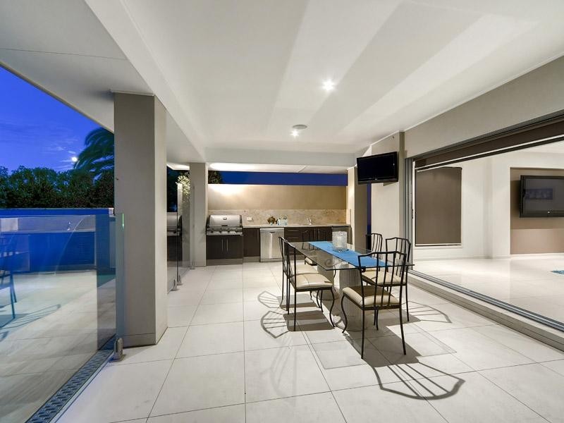 8 Cienna Place, Bridgeman Downs QLD 4035