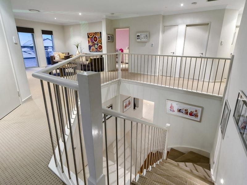 8 Cienna Place, Bridgeman Downs QLD 4035