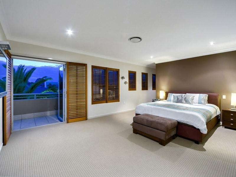 8 Cienna Place, Bridgeman Downs QLD 4035