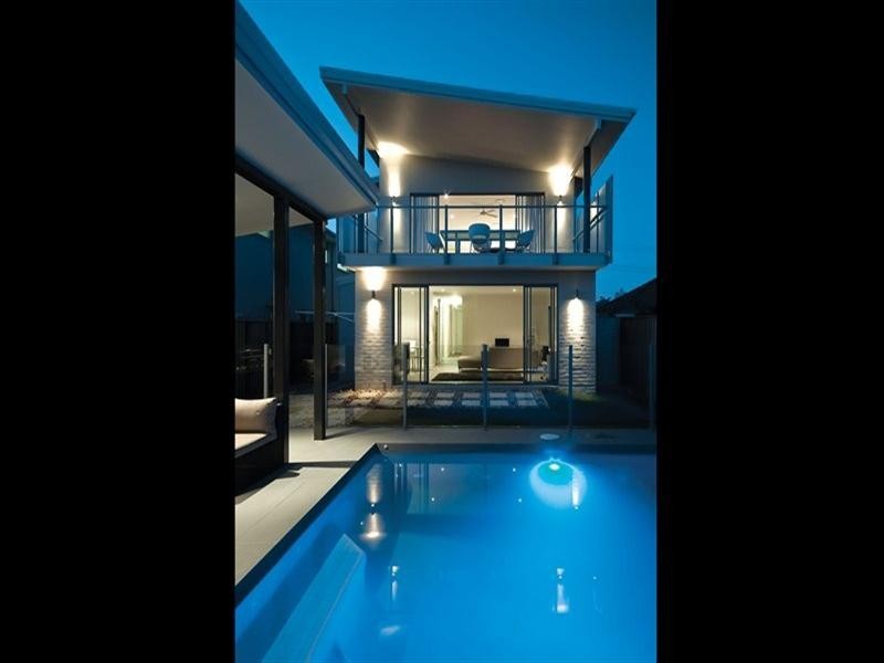 65 Raceview Avenue, Hendra QLD 4011