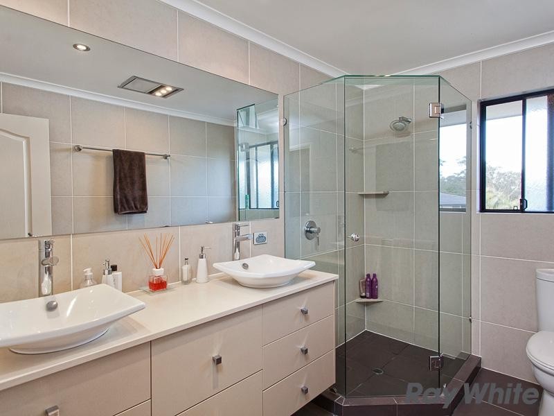 71 Voyager Circuit, Bridgeman Downs QLD 4035