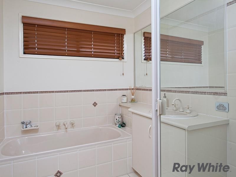 71 Voyager Circuit, Bridgeman Downs QLD 4035