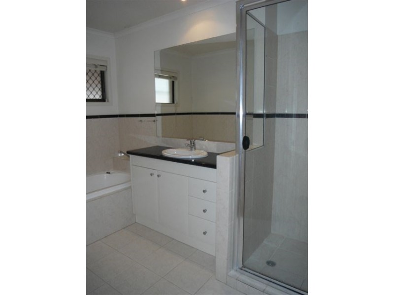 34 Mikado Street, Hamilton QLD 4007