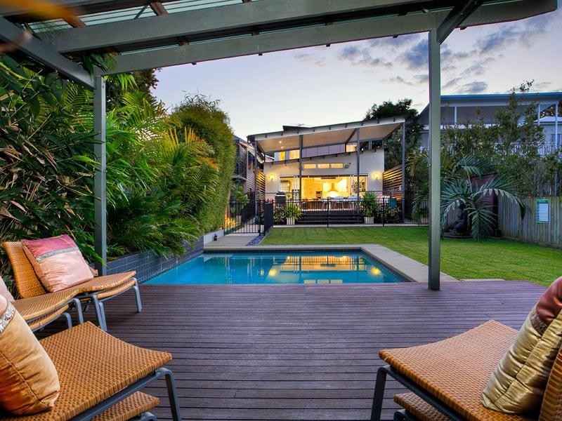 27 Gilbert Road, Windsor QLD 4030