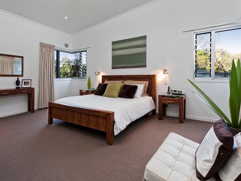 27 Gilbert Road, Windsor QLD 4030