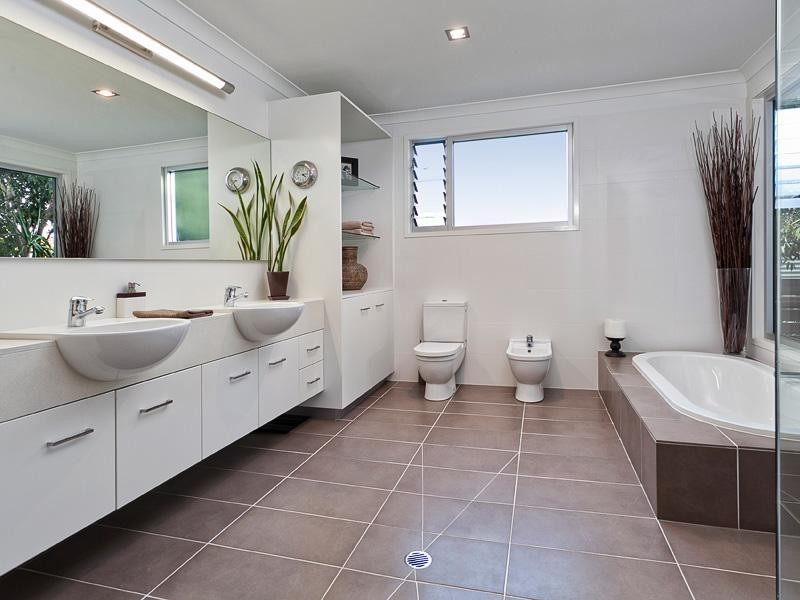 27 Gilbert Road, Windsor QLD 4030