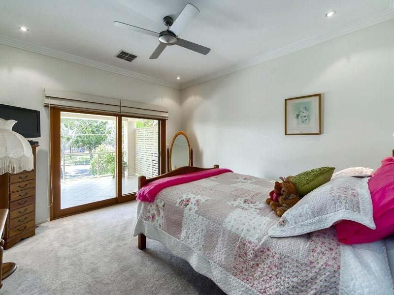 1/23 Thurecht Parade, Scarborough QLD 4020