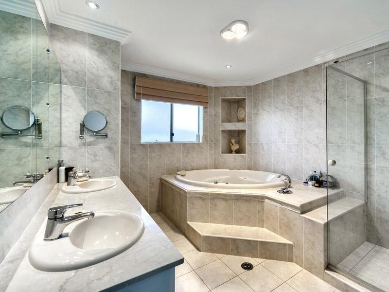 1/23 Thurecht Parade, Scarborough QLD 4020