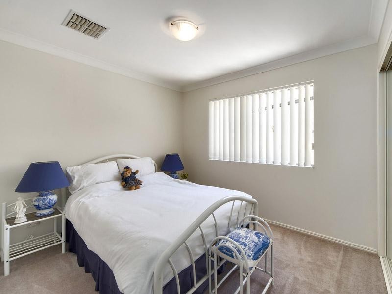 1/23 Thurecht Parade, Scarborough QLD 4020