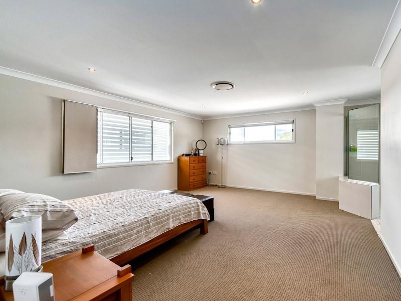 10 School Street, Hendra QLD 4011